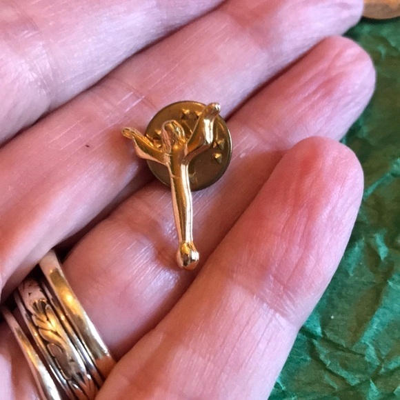 He Is Risen clasp pin - Picture 2 of 2